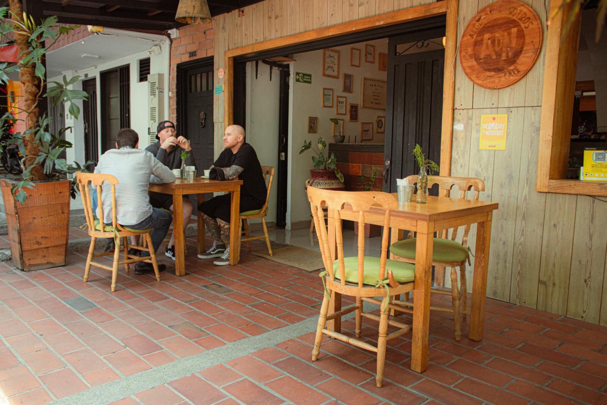 Adn Algo De Nosotros - Malaika Hostel Medellín Kültér fotó